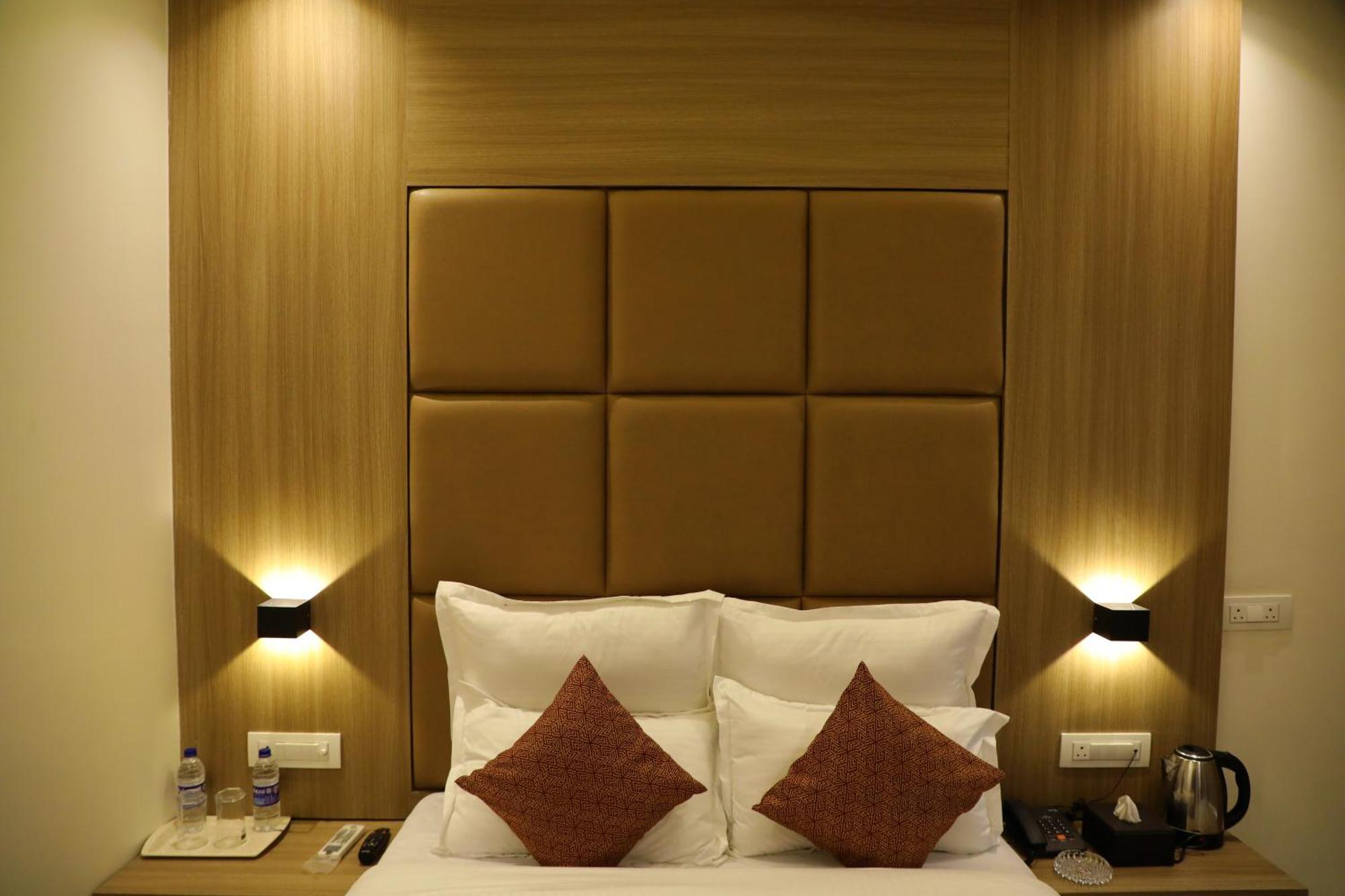 Hotel Bellamont Mumbai Exterior photo