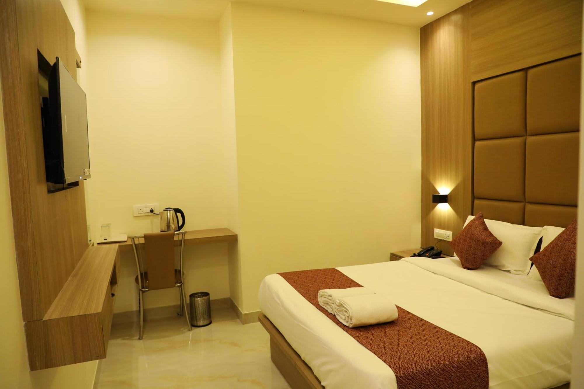 Hotel Bellamont Mumbai Exterior photo