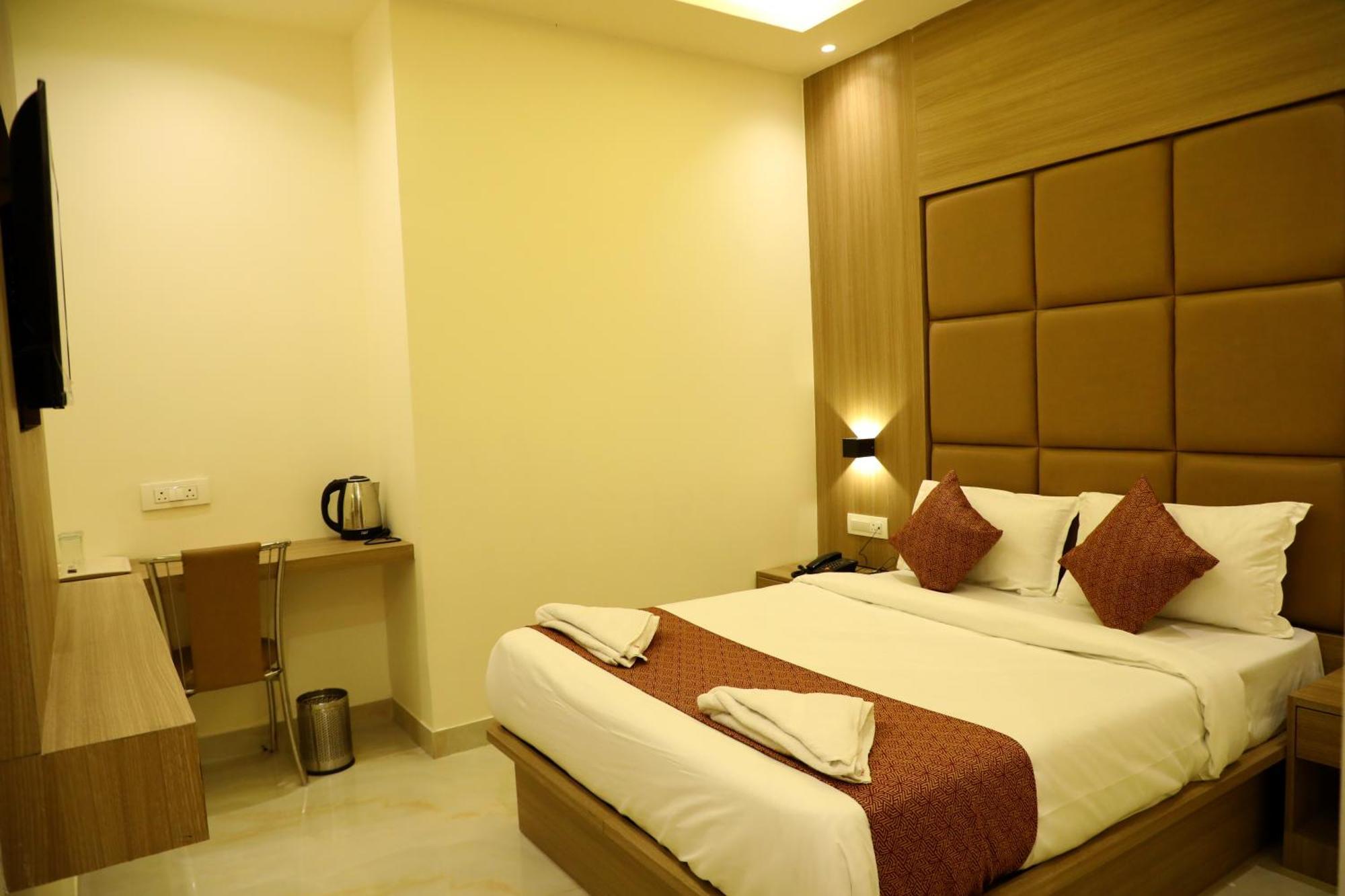 Hotel Bellamont Mumbai Exterior photo